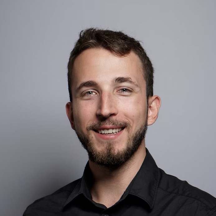 Roman Lazunin, grundare av Ätakollen